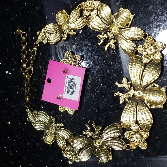 Sassy Jones ‘Hollidazzle’ Necklace&Earring Set Gold Crystal/Magenta Kibibi - Picture 7 of 7